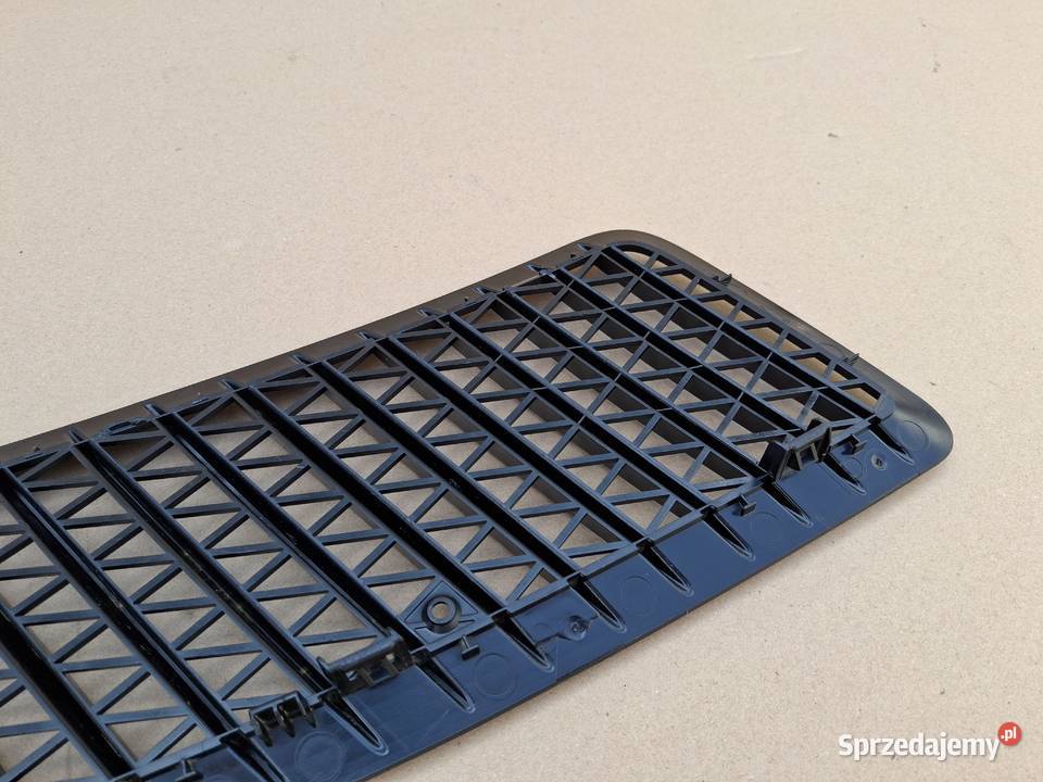 SPRINTER W906 KRATKA WLOT POWIETRZA MASKI LEWY osobowe Bieleń