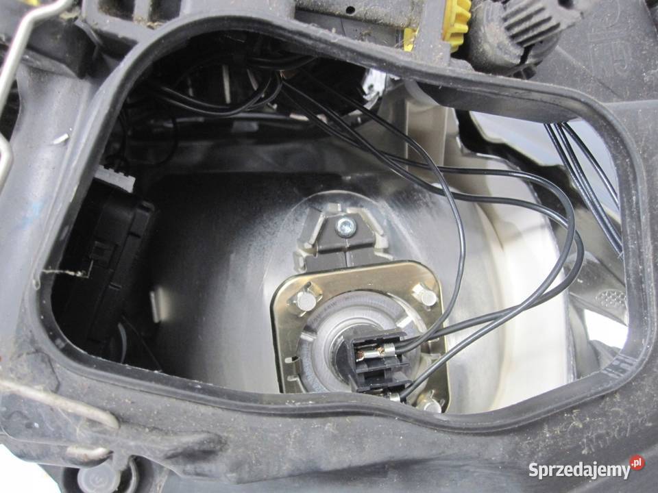 OPEL CORSA D 12r lampa lewa przód 13295017 świętokrzyskie Kielce sprzedam