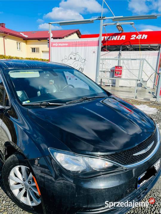 Chrysler Pacifica 36 benzyna Rok produkcji 2016 Skomielna Czarna