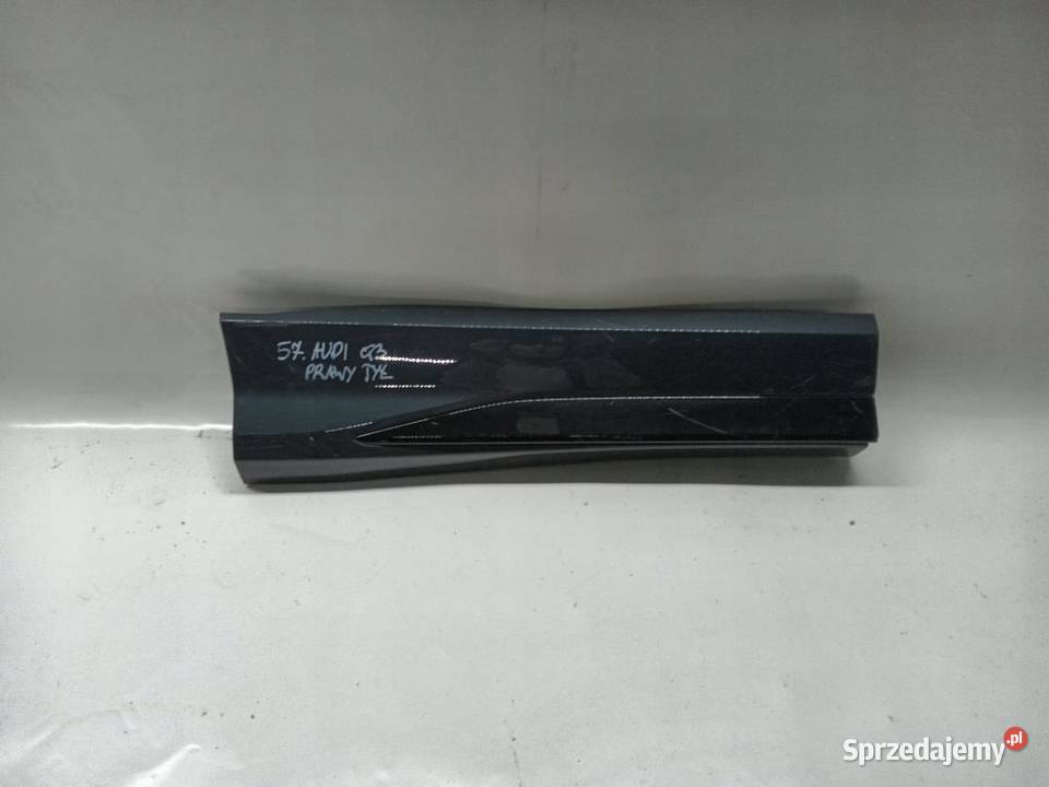 LISTWA DRZWI TYŁ TYLNA PRAWA AUDI Q3 83A853970 osobowe