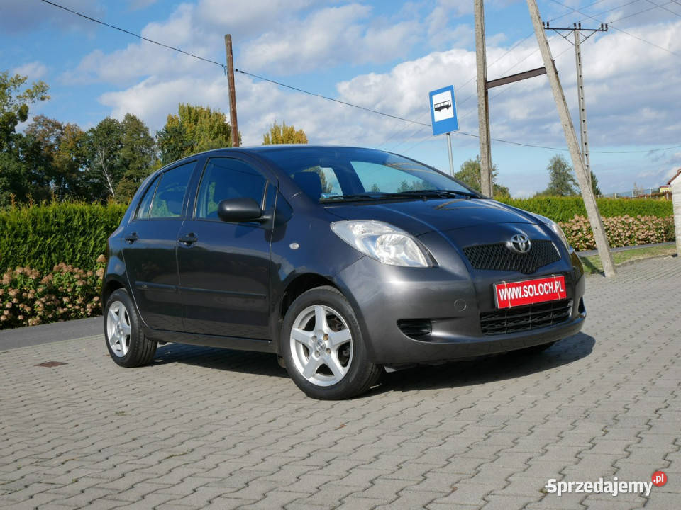 Toyota Yaris 13i VVTI 87 Krajowy 2gi Właściciel grafitowy