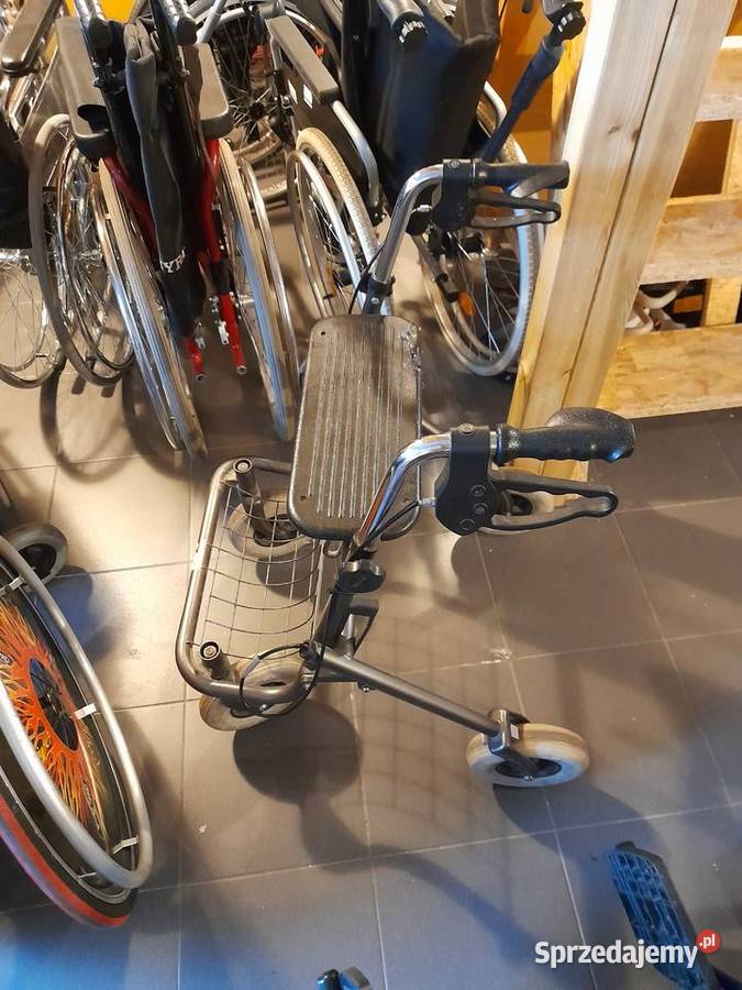 Chodzik 4 kołowy z siedziskiem Używany 120 Warszawa