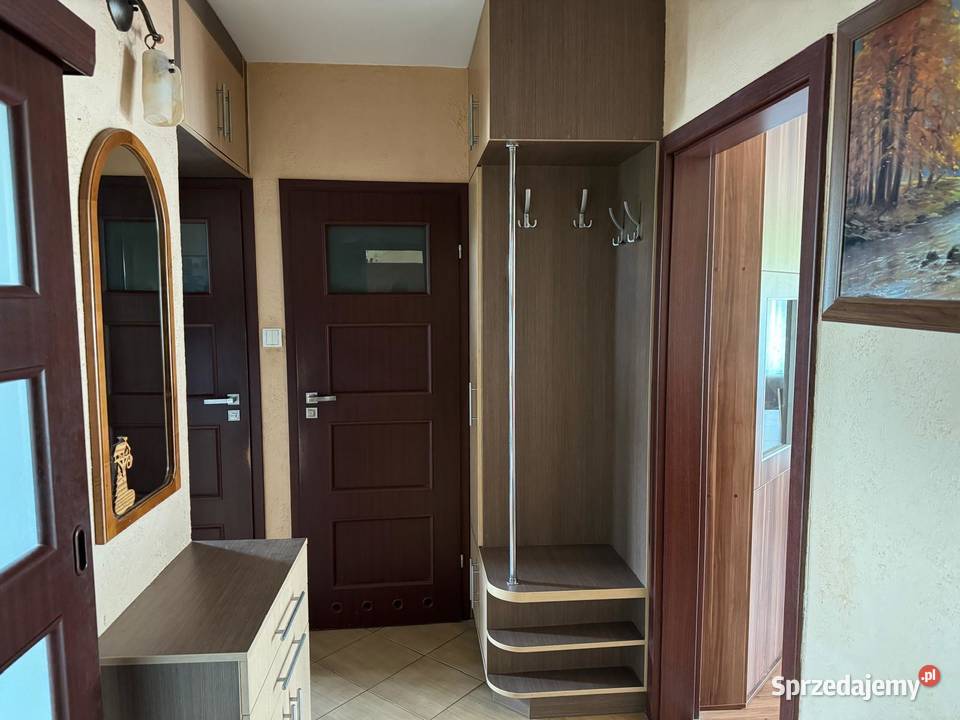 Sprzedam mieszkanie 60 m 3 pokoje balkon w pełni 58.7m2