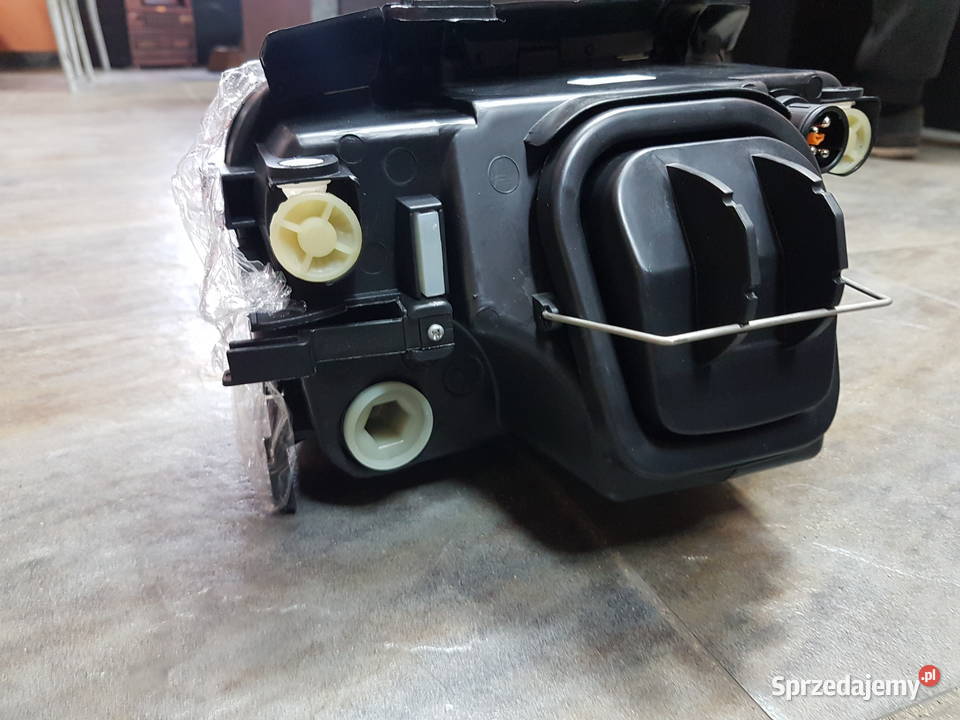 AUDI A4 B5 LAMPA REFLEKTOR LEWY PRZOD NOWY VALEO Lewe Turek