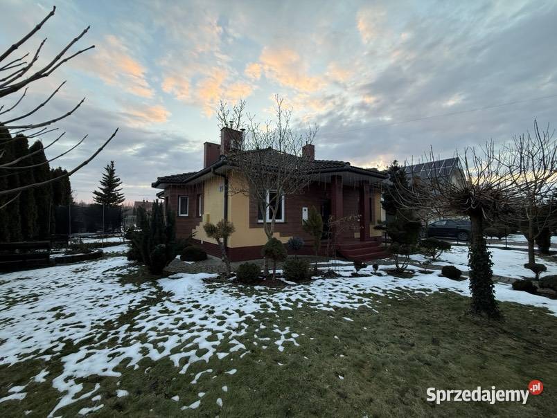 dom z osobnym garażem i ogrodem w Skopaniu Skopanie