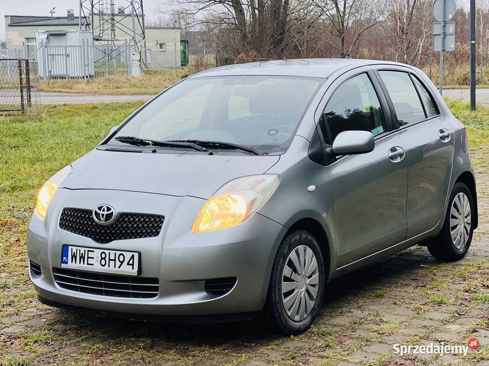 Toyota Yaris 13 benzyna salon Polska automat wspomaganie kierownicy