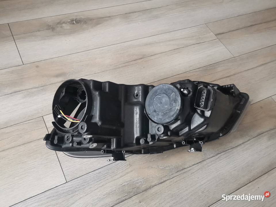 VW POLO 6R 0914 PRAWA LAMPA PRZÓD ZAMIENNIK osobowe Międzychód