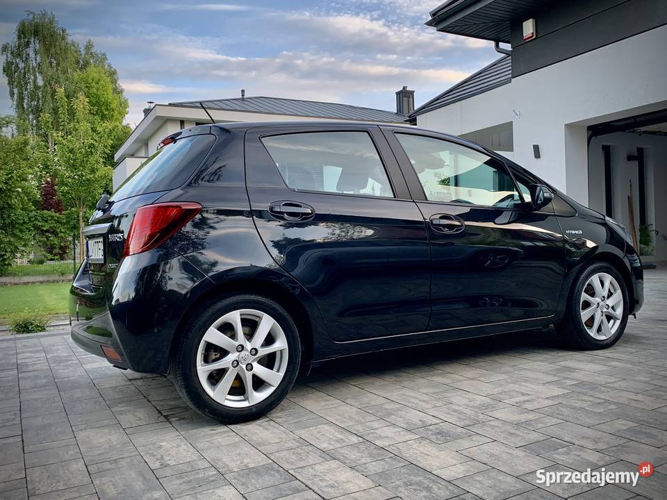 Toyota Yaris Hybrid 15 Stan idealny wersja full lubelskie Lublin