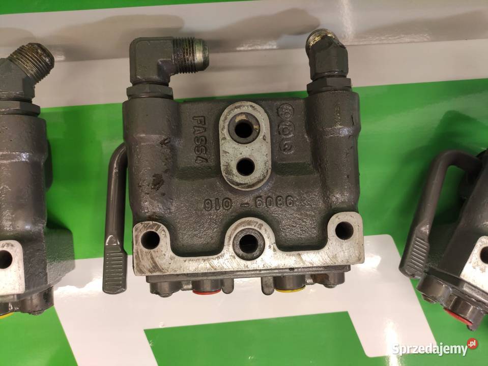 Zawór Gniazdo hydrauliczne FASS2 9809016 CLAAS Pozostałe Wilkowo