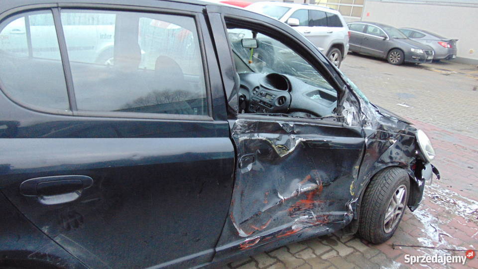Bezpośrednio uszkodzona Toyota Yaris Warszawa