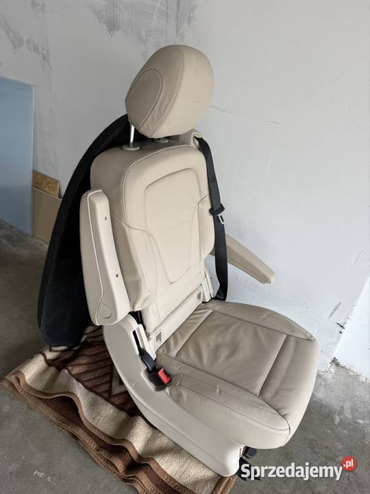 Fotel tylny wpinany w szynę osobowe Poznań