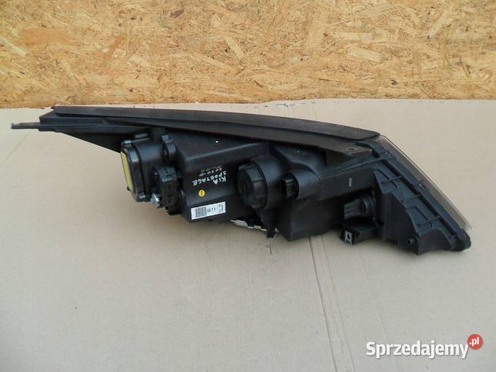 Kia Sportage 2010 reflektor lampa LED lewa Nowy Tomyśl