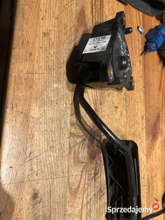 Potencjometr gazu renault 8200153268