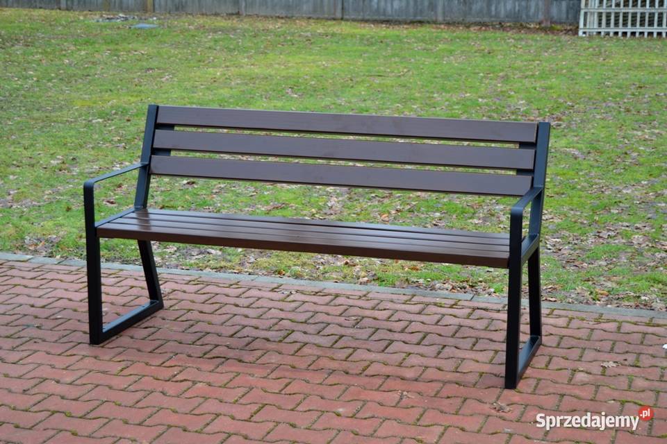 Ławka z oparciem podłokietnikiem stalowa parkowa Rabka-Zdrój