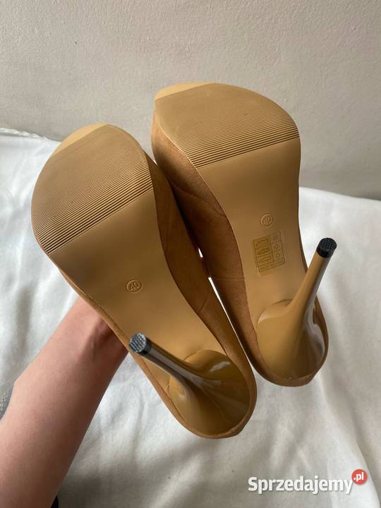 Szpilki w kolorze karmelowym śląskie Dąbrowa Górnicza sprzedam