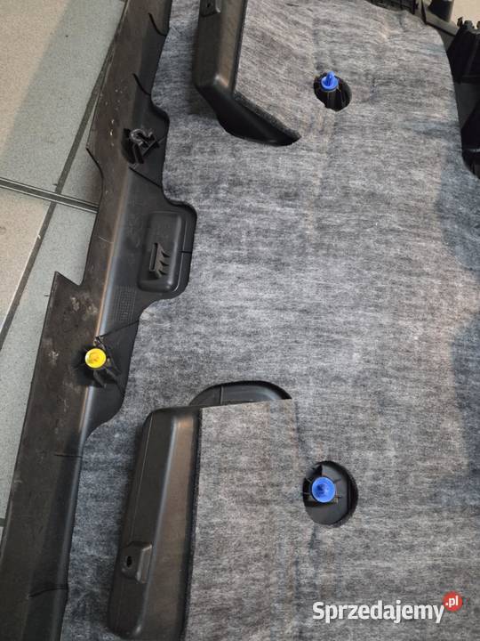 KIA CEED II JD tapicerka klapy tył 81750A2200WK osobowe Krosno sprzedam