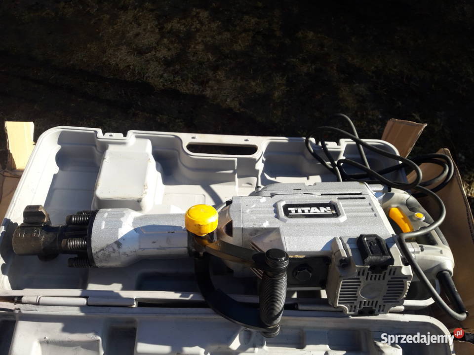 Młot wyburzeniowy TITAN TTB811DRH 1700W 50 J Miłosław