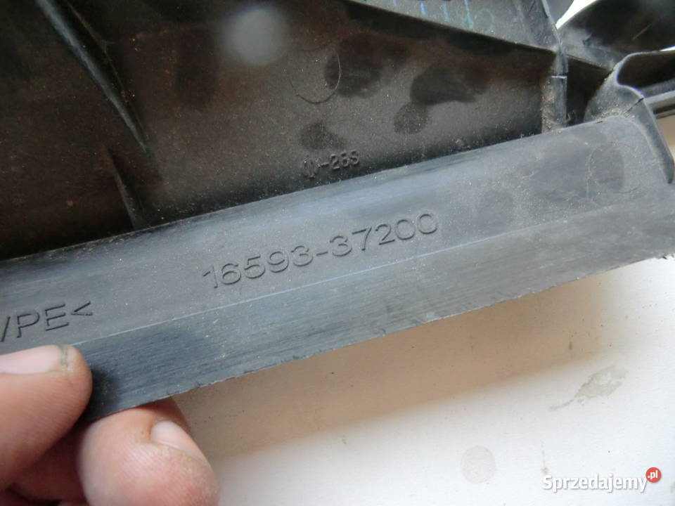 KIEROWNICA POWIETRZA PRAWA TOYOTA PRIUS IV osobowe Krzeszowice