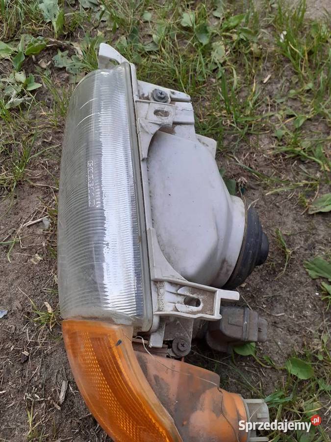 Lampy lewa prawa przód z kierunkami Opel Astra F lampy przednie Łowcza sprzedam