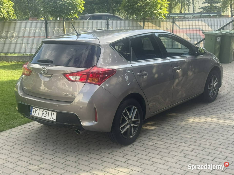Toyota Auris 16 Benzyna Serwisowany Gwarancja światła do jazdy dziennej Auris Piekoszów