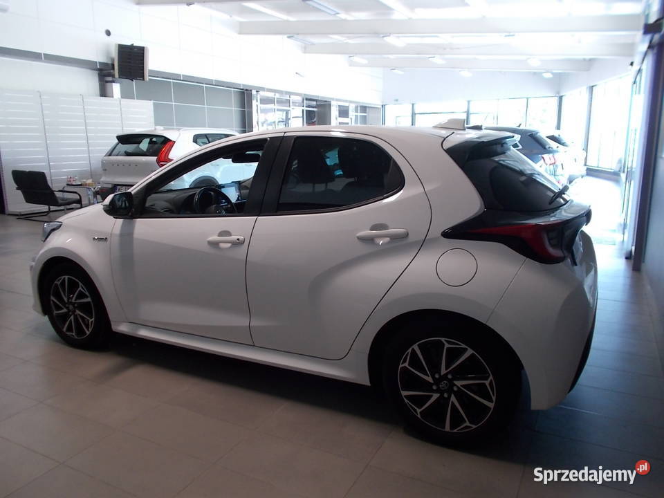 TOYOTA YARIS 15 benzhybrydaautomat Dębica sprzedam