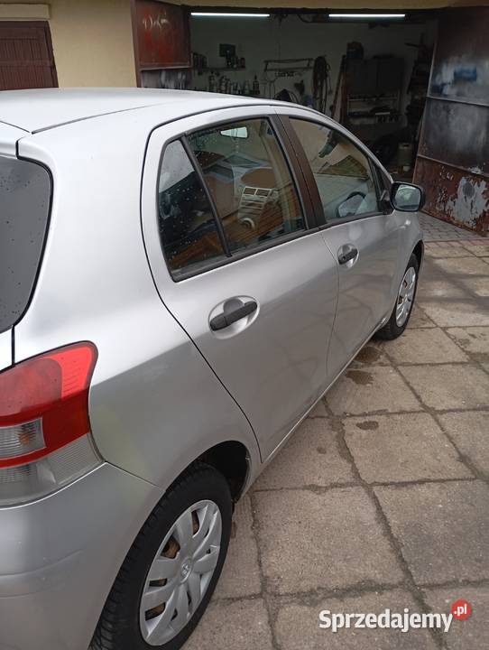 Yaris II 2010 10 5drzwi klimatyzacja bez Drzewica sprzedam