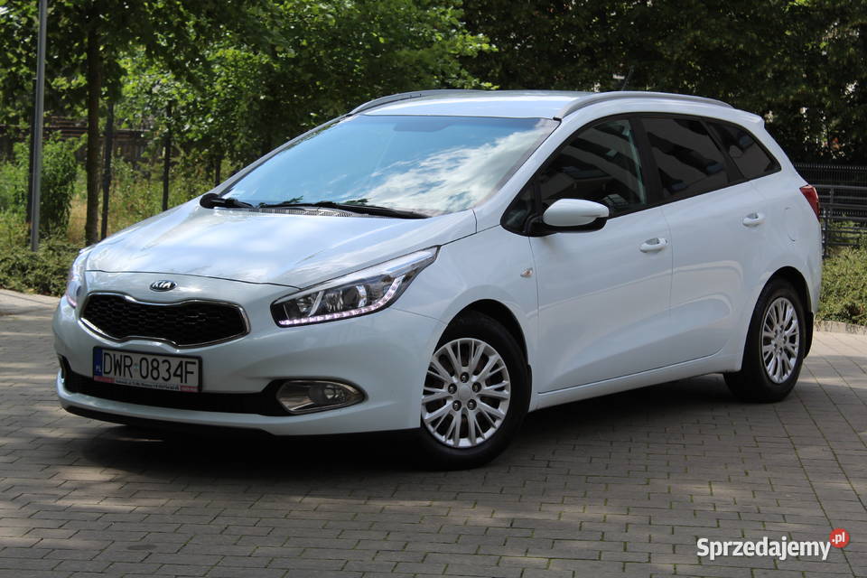 Salon Polska oryginalny lakier bezwypadkowa 276000km Szczecin