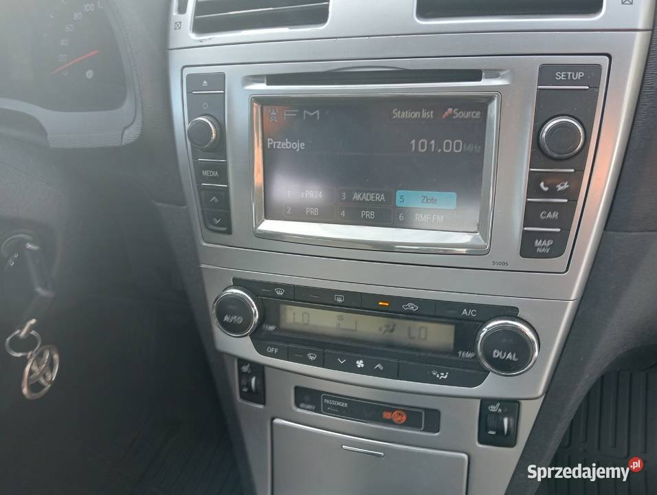 Toyota Avensis 18 LPG Sedan 2012 Bezwypadkowa Rok produkcji 2012 Białystok