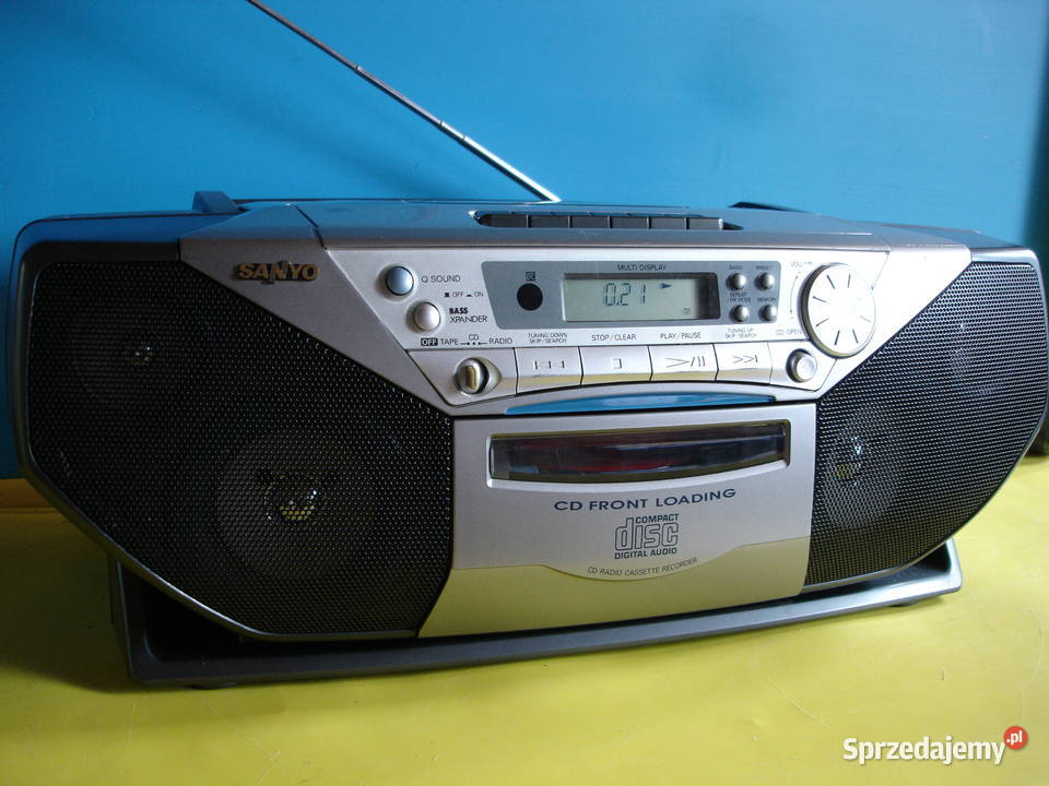 Radiomagnetofon z CD SANYO MCDZ330F
