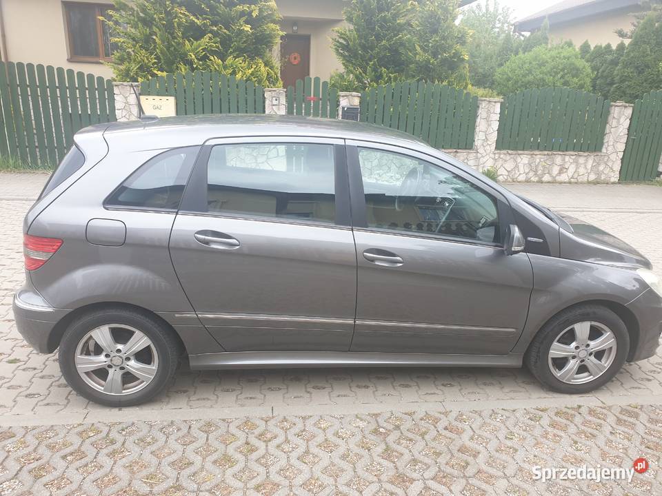 MercedesBenz blueefficiency B Klasa B180 benzyna 1699cm3 Cielimowo