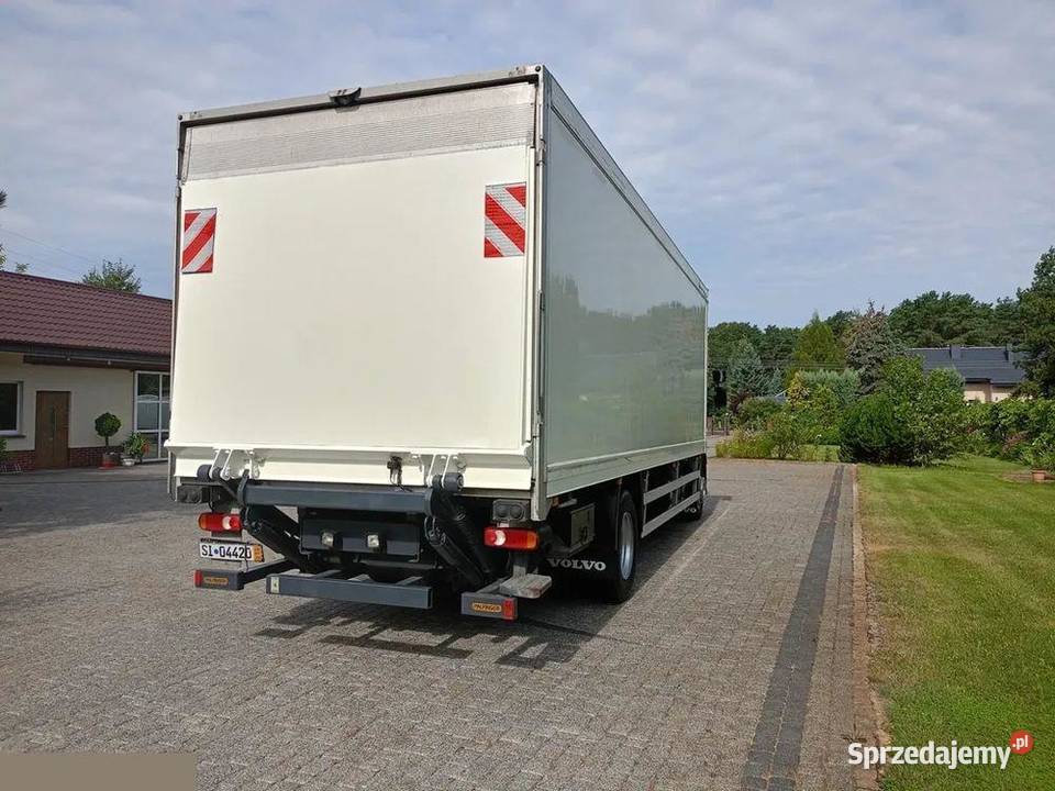 Volvo FLH 260 DMC 18T MULTITEMPERATURA WINDA 71 pełny VAT sprzedam