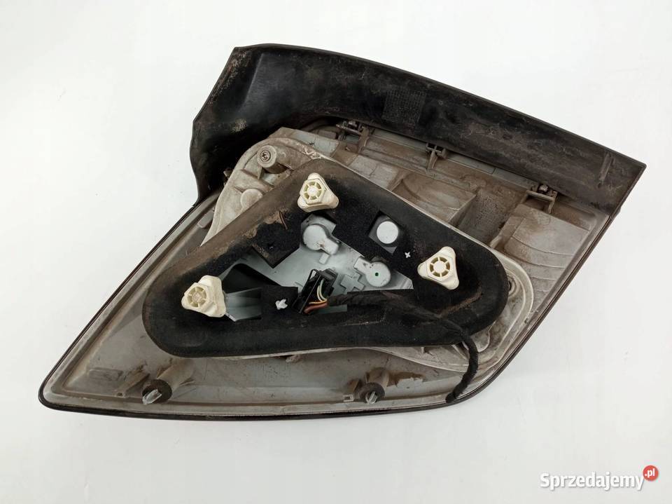 LAMPA TYŁ PRAWA KOMBI 13223674 Opel Astra III