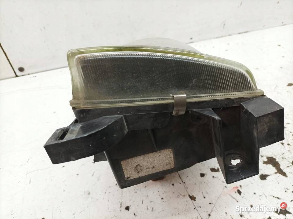 LAMPA PRZÓD PRAWA Nissan Terrano II 19932007 Lampy przednie Oświetlenie sprzedam