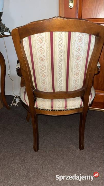 Fotel w stylu Ludwika z podłokietnikami