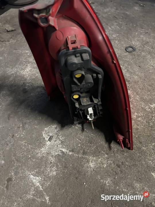 Lampa lewy tył peugeot 307 św kombi lift lewe Kęty