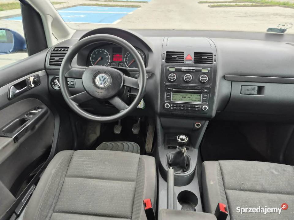 VW TOUTAN ładny stan długie opłaty HAK Rok produkcji 2005 Touran Grajewo