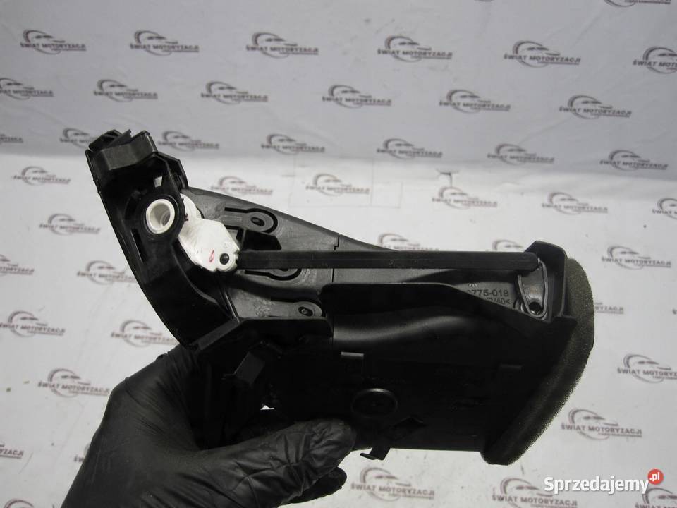 FORD FIESTA VII 09r kratka nawiewu lewa środek sprzedam