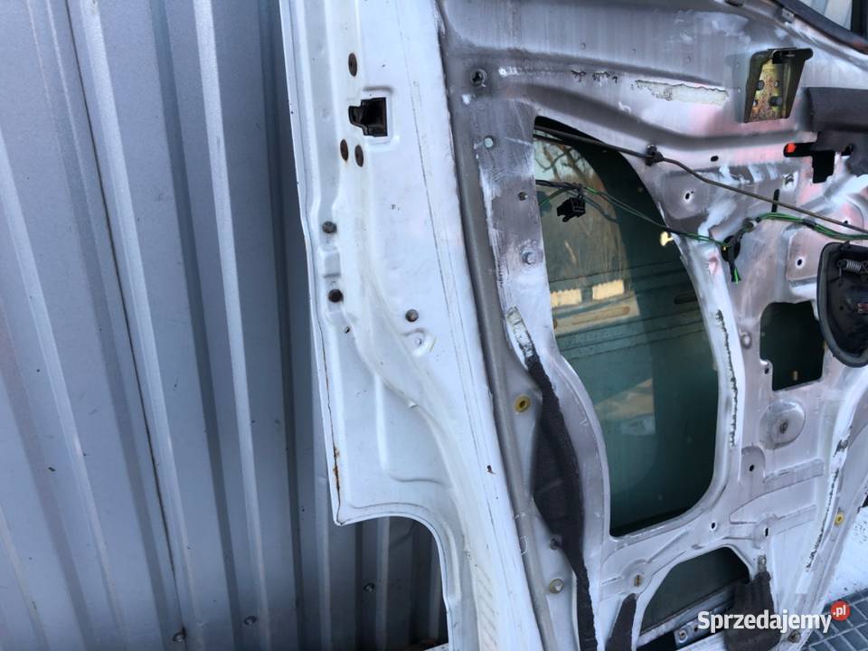 DRZWI LEWY PRZÓD IVECO DAILY III Bus 9709