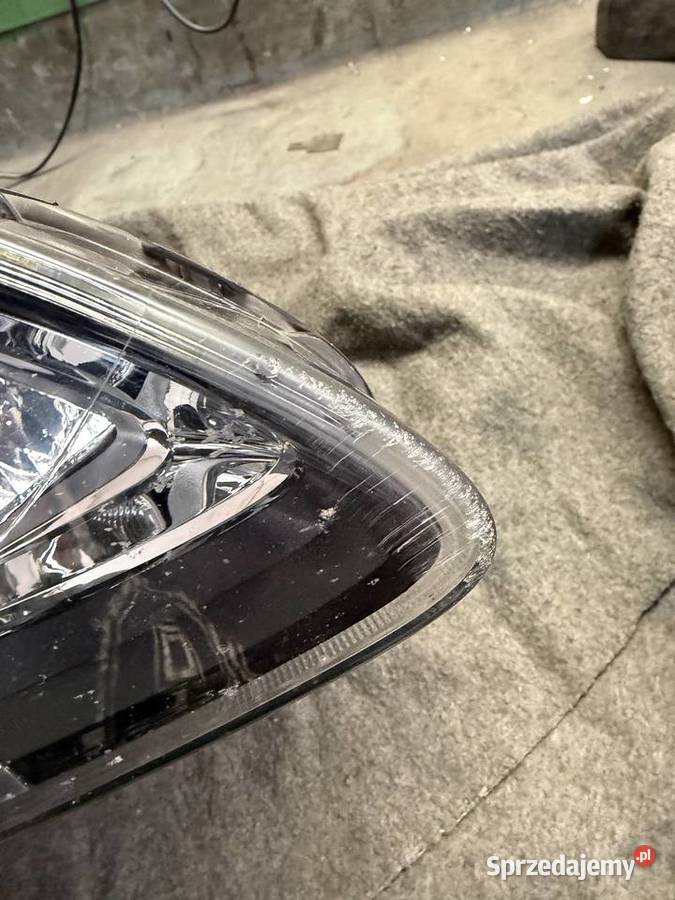 reflektor przedni prawy Volvo v60 osobowe Lubin