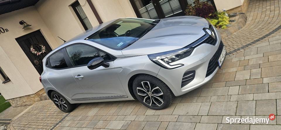 Renault clio V 2022 10b 6b przebieg 14776 Dębica sprzedam