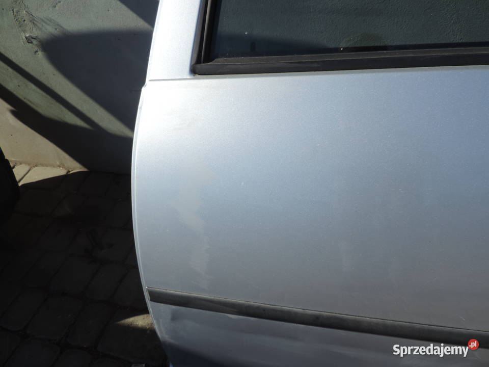 VOLKSWAGEN GOLF IV 5D DRZWI LEWY TYŁ LA7W osobowe małopolskie Nowy Sącz sprzedam