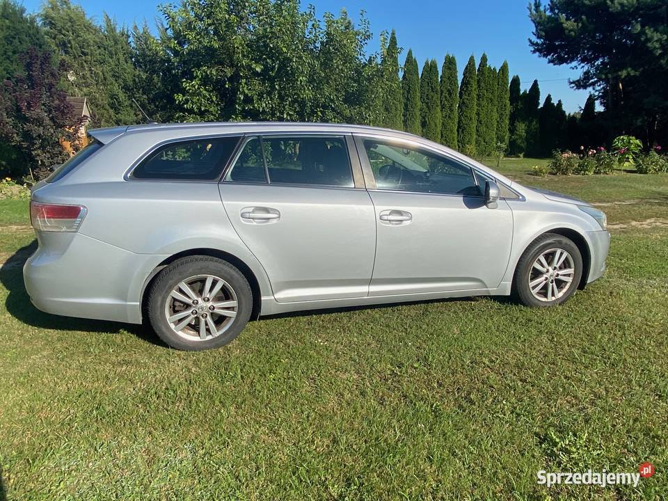 Toyota Avensis salon Polska Dzierzążnia