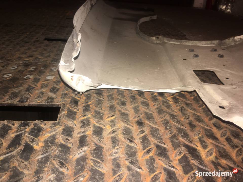 Audi 100 c3 błotnik przedni części blacharskie Tychy