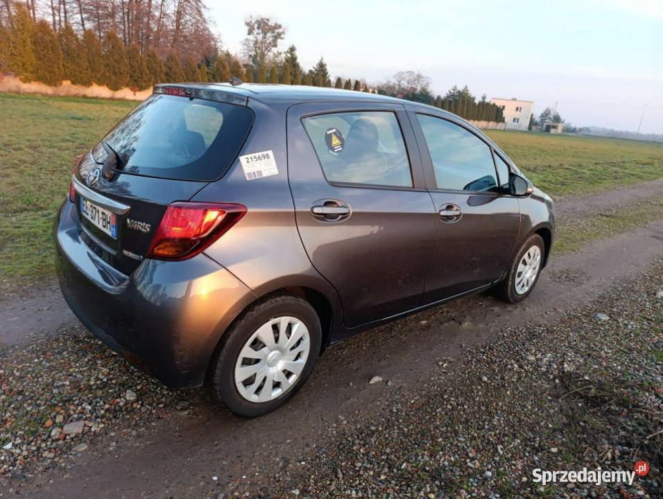 Toyota Yaris 15 hybrid 100 III 20112019 asystent pasa ruchu