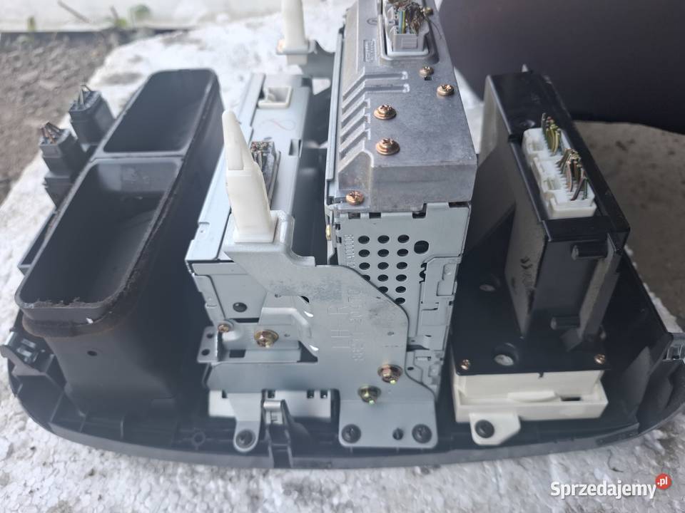 Panel Środkowy Radio Klimatyzacja Toyota Avensis Wisznice