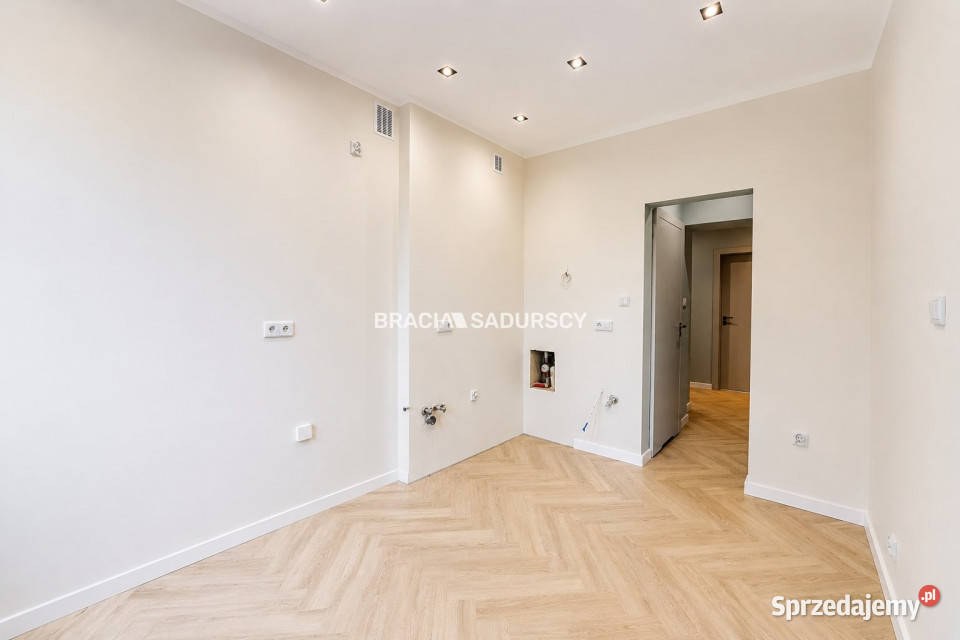 Sprzedam mieszkanie 688m2 3 pokojowe Kraków os