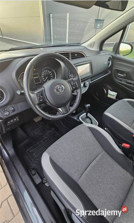Zadbana Toyota Yaris Hybrid 100 Premium 1497cm3 Mędłów