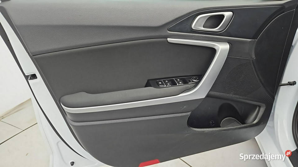 Kia Ceed 15 TGDI M Z Polskiego Salonu Faktura serwisowany w ASO Warszawa