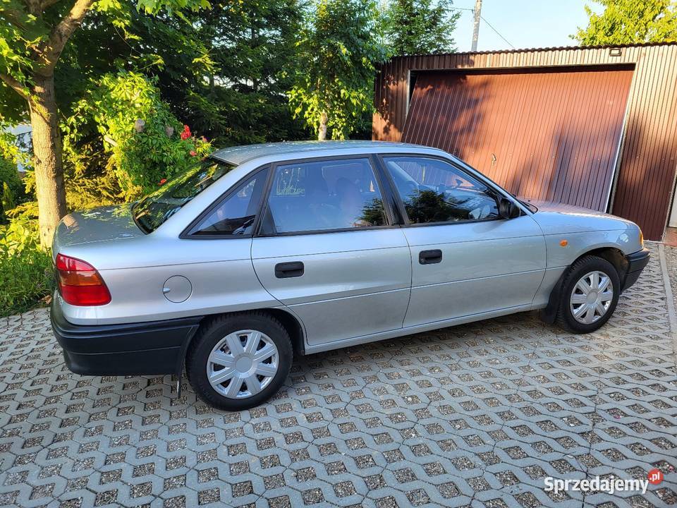 Opel Astrastan kolekcjonerskimały przebieg