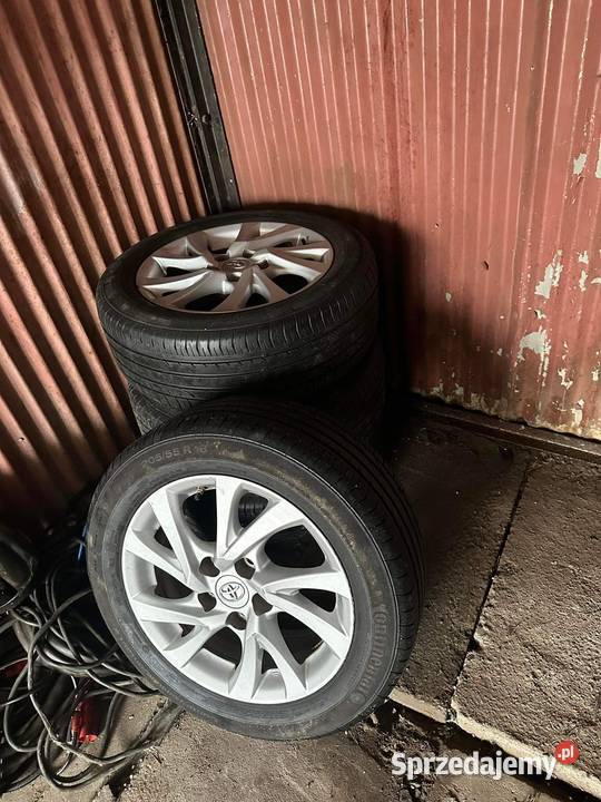 Komplet opon z felgami Toyota Auris 16 mazowieckie Sierpc sprzedam